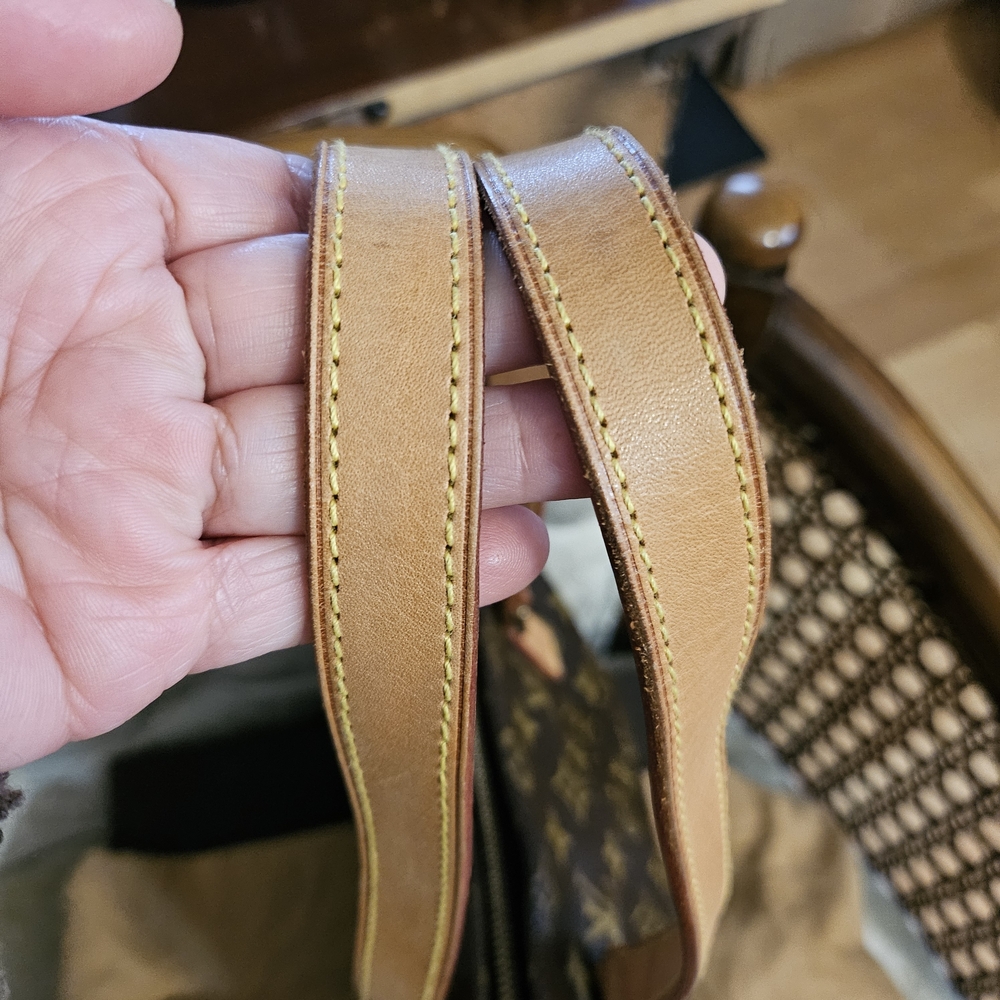 Louis Vuitton Brown Monogram Tote Bag - Picture 2 of 8